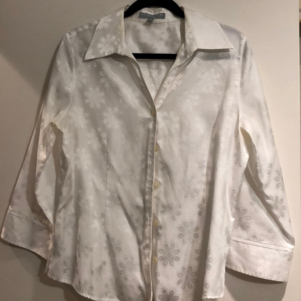 Foxcroft  blouse with flowers looks like silk. - Picture 2 of 7